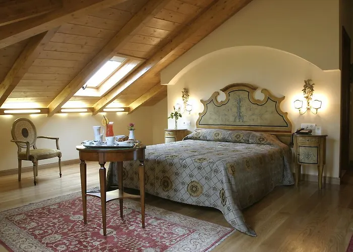 Hotell Grande Bretagne - 4*